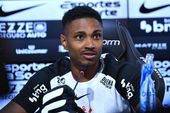 Corinthians apresenta o jogador Vitinho 