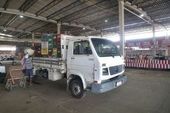 Caminhão carregado em feira de Maceió 