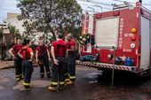 Bombeiros trabalham em Incêndio 