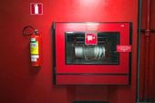 Hidrante e extintor de incêndio 