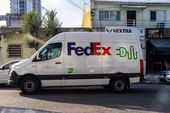 Van elétrica de entrega da FedEx 