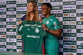 John Arias é apresentado no Palmeiras 