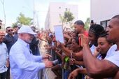 Lula e Paes entregam moradias no RJ 