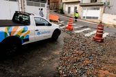 Rompimento adutora causa danos em Osasco 