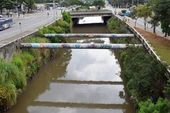 Rio Tamanduateí poluído 