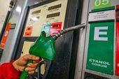 Etanol bomba e bico de abastecimento 