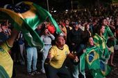 Torcida acompanha estreia do Brasil 