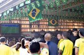 Bares em SP durante o jogo Brasil x Japão 
