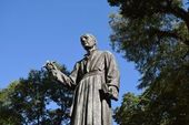 Monumento alusivo ao Padre Anchieta 