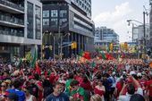 Torcedores portugueses em Toronto 
