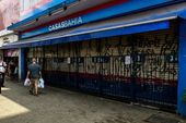 Casas Bahia fecha lojas e tem demissões 