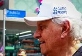 Ronaldo Caiado caminha na avenida Paulista 