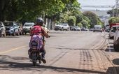 Bicicleta elétrica em rua de Campo Mourão 