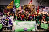 Ato pelo aborto ocupa a Avenida Paulista 