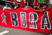 Lula reúne apoiadores na Avenida Paulista 